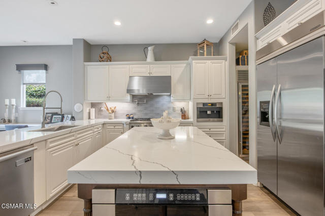 5419 Via Olas, Newbury Park CA: https://media.crmls.org/mediaz/c79be956-67b4-41f6-9071-e9c7f73331c2.jpg
