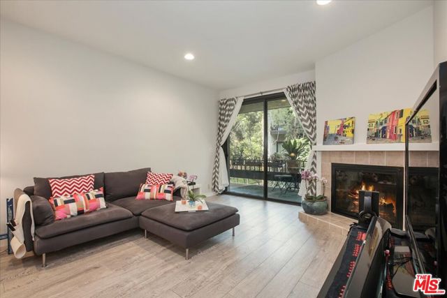 8675 Falmouth Avenue, Playa del Rey CA: https://media.crmls.org/mediaz/c79cb0e5-9f57-466b-a761-6054667529fe.jpg