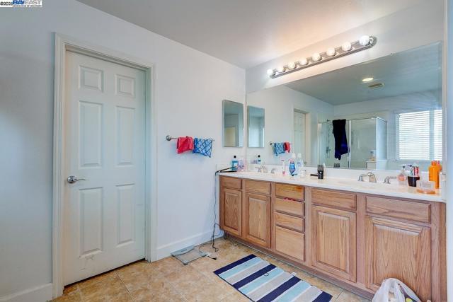53 Puffin Cir, Oakley CA: https://media.crmls.org/mediaz/c79cc1e7-d26a-411d-a945-089ef8514a49.jpg