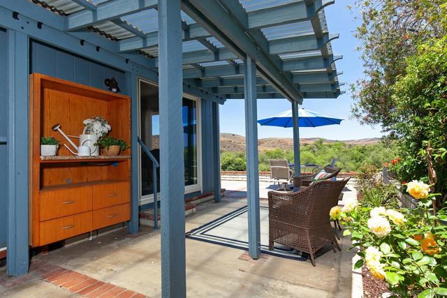 5188 Weymouth Way, Oceanside CA: https://media.crmls.org/mediaz/c79d434a-a31c-469b-9273-f323564b1c4d.jpg