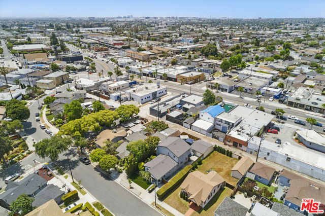 1209 Forest Street, Inglewood CA: https://media.crmls.org/mediaz/c79d513e-17c5-461c-a967-005e105a3826.jpg