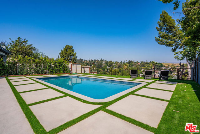 5835 Mcdonie Avenue, Woodland Hills CA: https://media.crmls.org/mediaz/c79d8f0a-3a64-497c-b5fd-8300009689f3.jpg