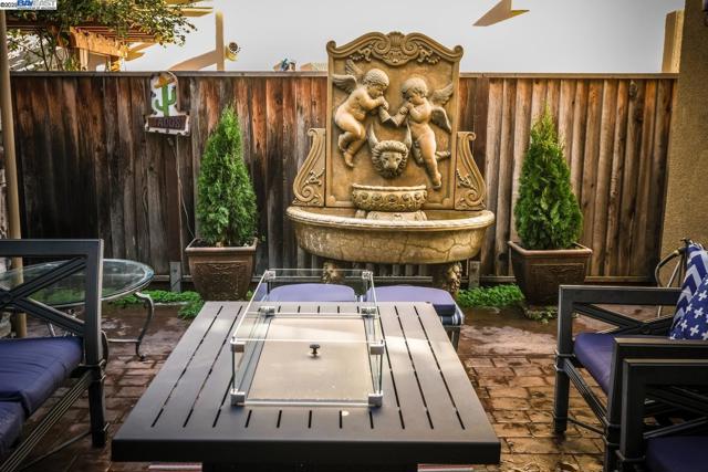 3252 Carpenter Way, San Ramon CA: https://media.crmls.org/mediaz/c79db214-02e8-4593-9aa8-b18f1b2e7f00.jpg