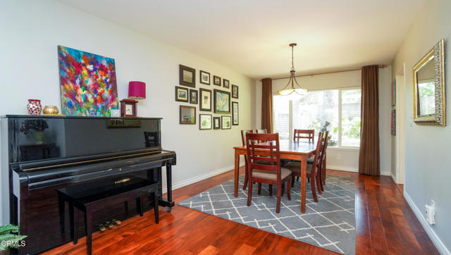 Detail Gallery Image 8 of 36 For 718 Pamela Wood St, Thousand Oaks,  CA 91320 - 5 Beds | 2/1 Baths