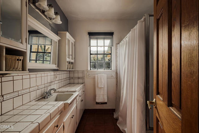 Detail Gallery Image 17 of 29 For 3818 Altura Ave, La Crescenta,  CA 91214 - 3 Beds | 2 Baths