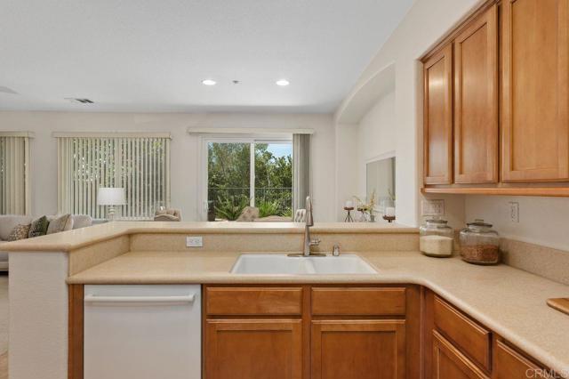 Detail Gallery Image 13 of 46 For 1371 Sky Ridge Ct, San Marcos,  CA 92078 - 3 Beds | 2/1 Baths