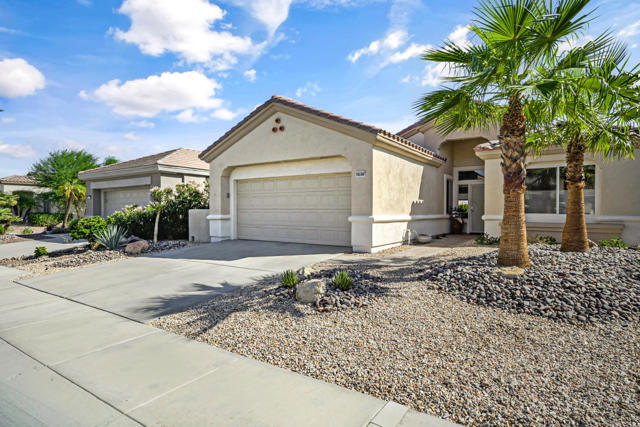 78189 Kensington Avenue, Palm Desert CA: https://media.crmls.org/mediaz/c79f442c-2df7-4b10-93f9-ad51d53425c1.jpg
