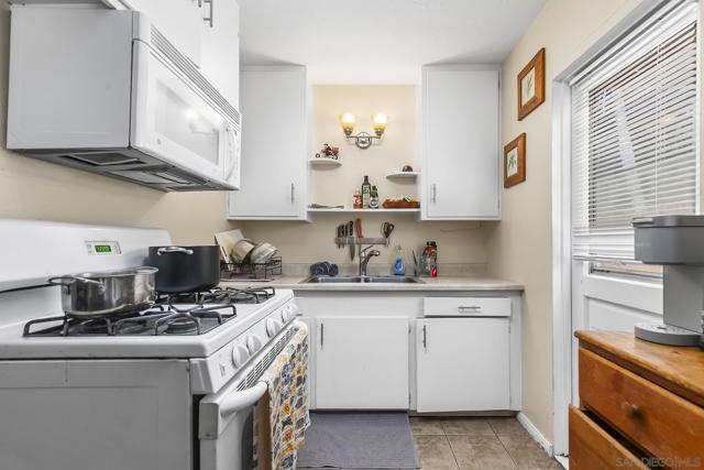 4225 4227 Whittier St, San Diego CA: https://media.crmls.org/mediaz/c79faf47-1de3-4dc0-81ae-928dc085459d.jpg
