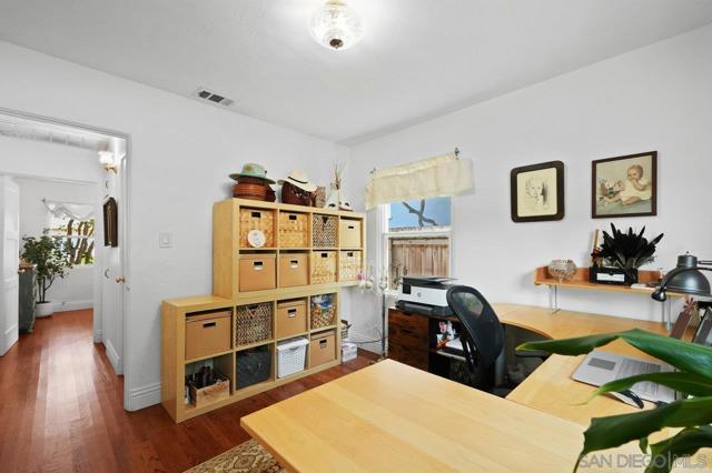 4386 Niagara Ave, San Diego CA: https://media.crmls.org/mediaz/c79fc814-b669-4103-bd1a-c1786d2b9453.jpg