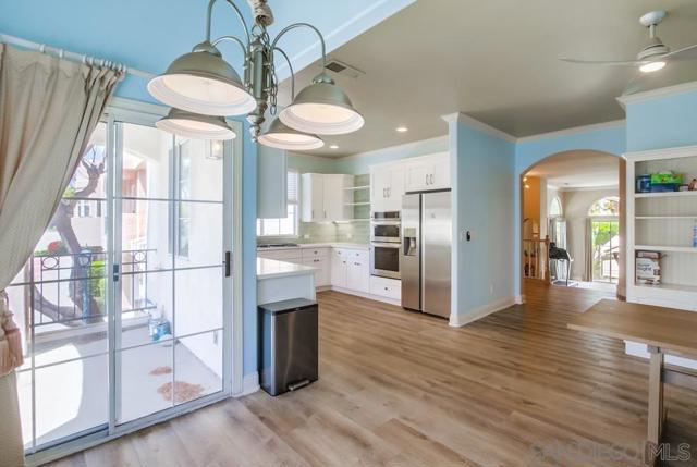 5159 Renaissance Ave, San Diego CA: https://media.crmls.org/mediaz/c79ff530-36bc-4ee7-8b96-e6a103ae0278.jpg