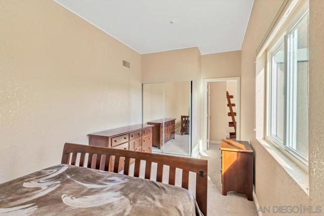 7861 Cimarron Ln, La Mesa CA: https://media.crmls.org/mediaz/c7a01854-6d2c-4758-b4bd-1aad24956dd3.jpg