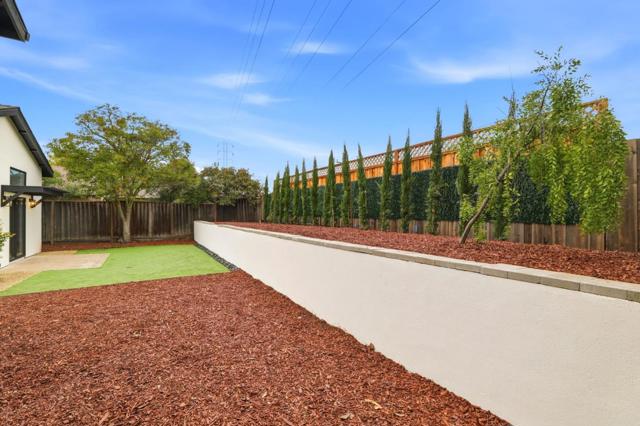 3109 Maddux Drive, Palo Alto CA: https://media.crmls.org/mediaz/c7a057b6-04d6-4ff9-be32-82ad686ddfa0.jpg