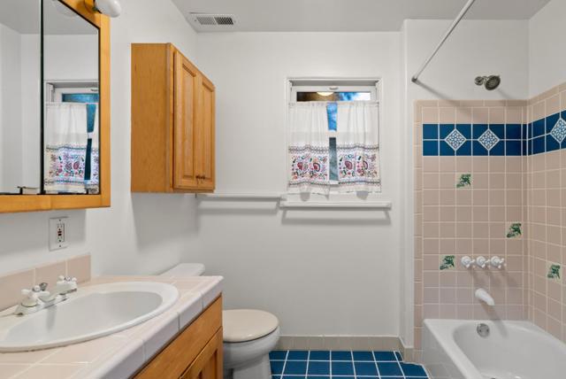 312 Elm Street, Santa Cruz CA: https://media.crmls.org/mediaz/c7a07737-99af-40c0-91ff-22b5a75038a2.jpg