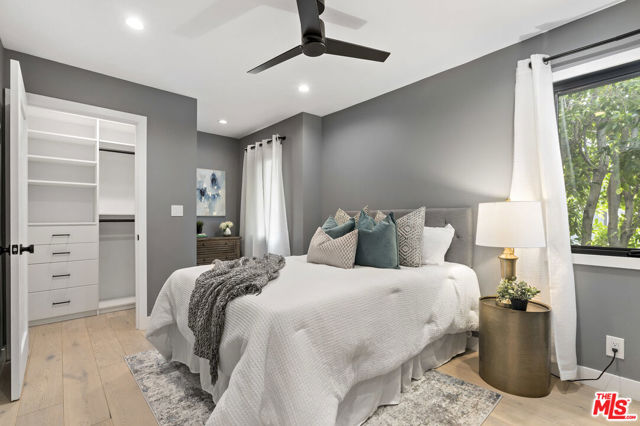 712 N Keystone Street, Burbank CA: https://media.crmls.org/mediaz/c7a09a06-1ba2-4101-b137-116f1a27f296.jpg