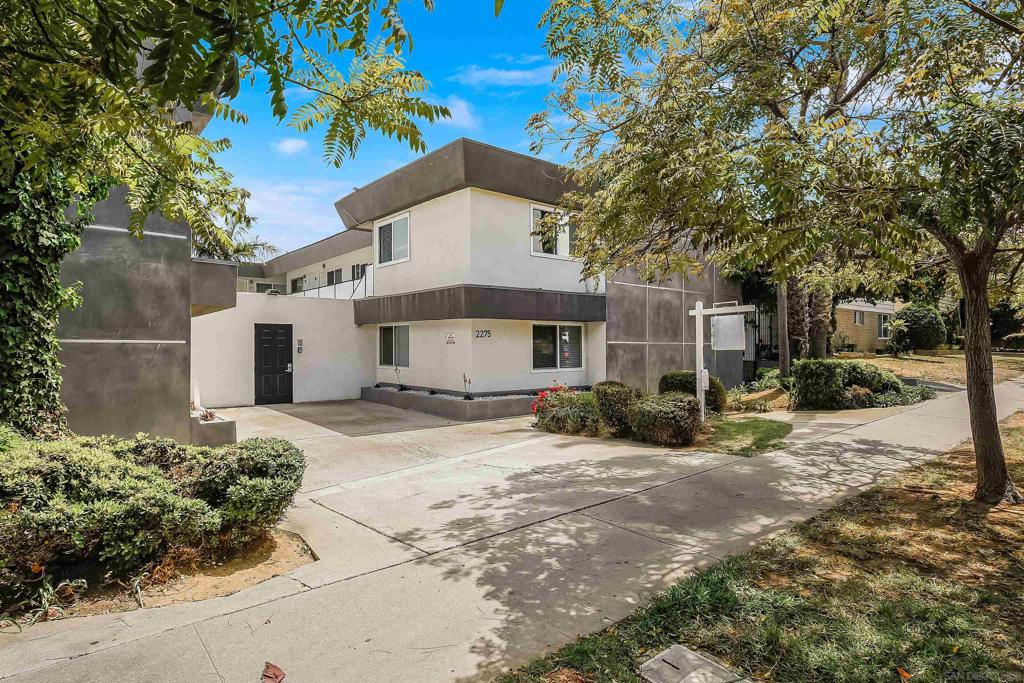 2275 Grand Ave. #19