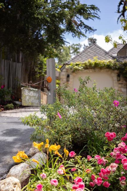 0 Forest 3 SE of 8th Avenue, Carmel CA: https://media.crmls.org/mediaz/c7a2401d-2827-4103-a29f-38e38e477eaa.jpg