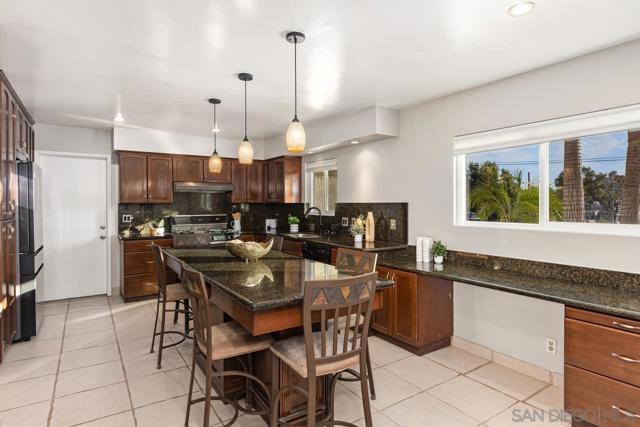 10190 Madrid Way, Spring Valley CA: https://media.crmls.org/mediaz/c7a27528-a056-4c61-b43d-f3b12e223f3f.jpg