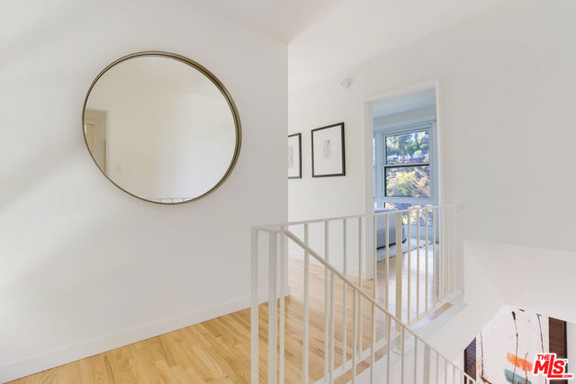 1311 Braeridge Drive, Beverly Hills CA: https://media.crmls.org/mediaz/c7a3b10f-1eb0-40dd-b705-d31756092fd9.jpg