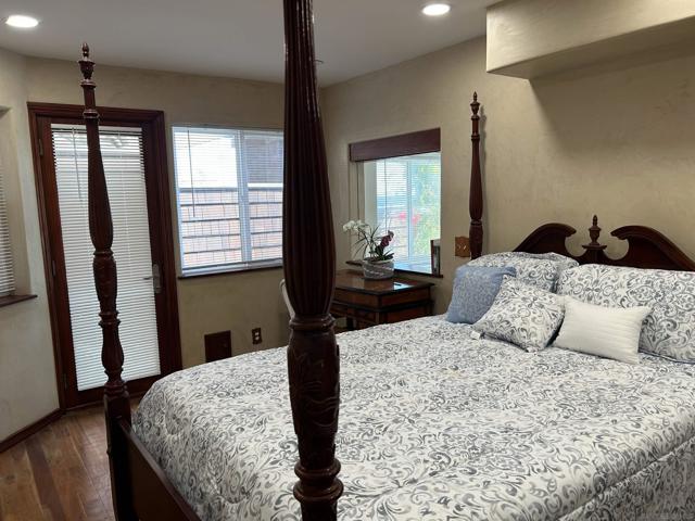 2510 MONTGOMERY AVE, Cardiff by the Sea CA: https://media.crmls.org/mediaz/c7a3f116-d0d6-464e-be6f-01e402498b9e.jpg