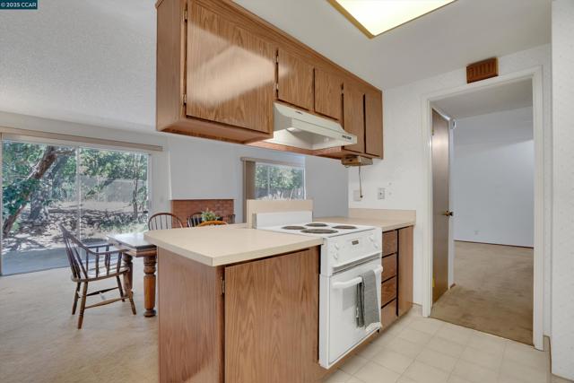 663 Abrigo Ct, San Ramon CA: https://media.crmls.org/mediaz/c7a4340e-3ee2-42ac-be4a-d0bc27915d3e.jpg