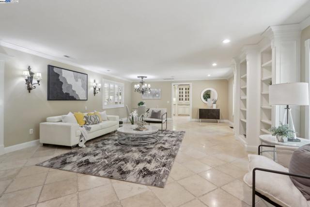 688 Danville Blvd, Danville CA: https://media.crmls.org/mediaz/c7a513ba-8edc-4495-b806-9a9d8b03339d.jpg