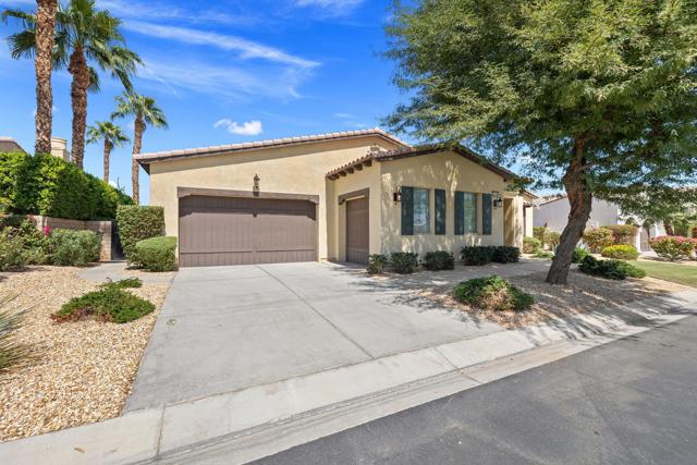 81840 Contento Street, La Quinta CA: https://media.crmls.org/mediaz/c7a5e882-6b3c-4c43-889a-bfee40906a48.jpg
