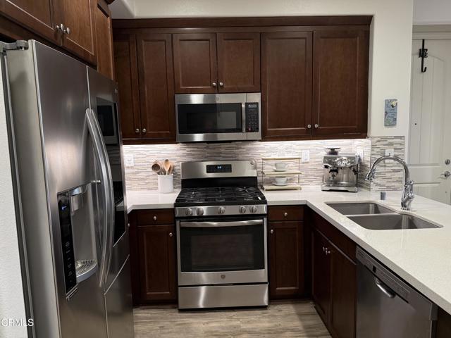 Detail Gallery Image 5 of 25 For 5020 Verdugo Way, Camarillo,  CA 93012 - 3 Beds | 2/1 Baths