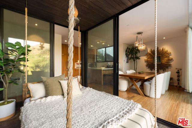 2020 Wattles Drive, Los Angeles CA: https://media.crmls.org/mediaz/c7a7c426-ad64-4805-8ac0-f6b2239a6b08.jpg