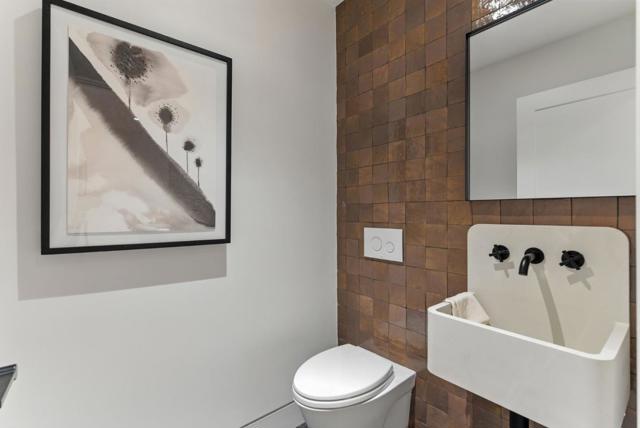 633 Manzanita Avenue, Corte Madera CA: https://media.crmls.org/mediaz/c7a7ca35-0736-4109-9f1c-daa1482b837d.jpg