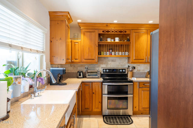 31123 Village 31, Camarillo CA: https://media.crmls.org/mediaz/c7a7d020-4d7b-458f-8f72-c05e4243162a.jpg