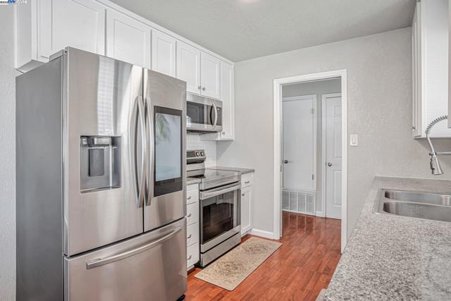 360 Calmace Dr, Dixon CA: https://media.crmls.org/mediaz/c7a90627-491c-4fbb-b2a9-5b6ae35543e1.jpg