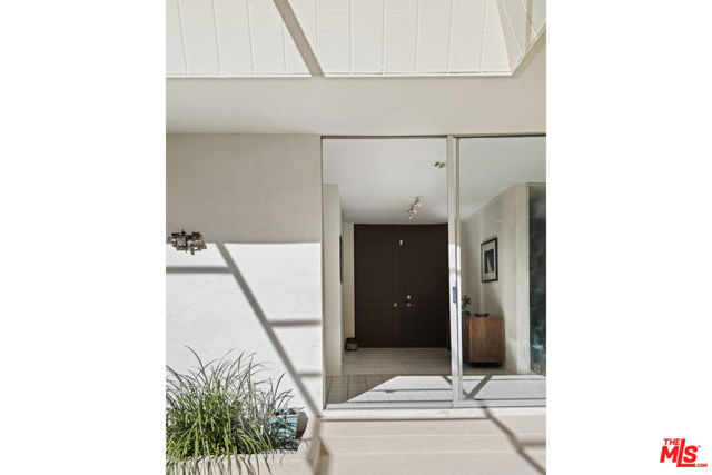 6 Cody Court, Rancho Mirage CA: https://media.crmls.org/mediaz/c7a938fc-4c03-4605-bda3-89afe17f9c07.jpg