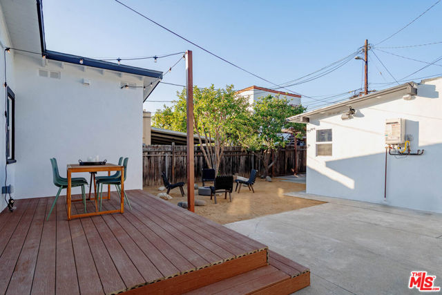 219 Joy Street, Los Angeles CA: https://media.crmls.org/mediaz/c7a9b01d-8e4f-45ac-8bc4-ef13903cc950.jpg