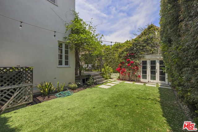 736 S Cloverdale Avenue, Los Angeles CA: https://media.crmls.org/mediaz/c7a9cd2f-c480-4ef7-ae9c-4b846ef6cd03.jpg