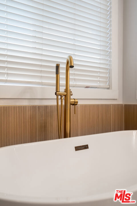 22499 Leaf Spring Court, Santa Clarita CA: https://media.crmls.org/mediaz/c7aa0caa-e333-405f-bf90-b06d10120580.jpg