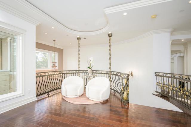 780 S El Monte Avenue, Los Altos CA: https://media.crmls.org/mediaz/c7aa2c75-d7db-49a1-9a43-0304a90552bf.jpg