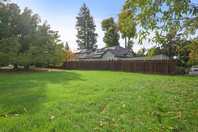 3801 Mohr Ave, Pleasanton CA: https://media.crmls.org/mediaz/c7aacd33-dfdd-4ec1-b92c-5b9c6d8d2ac2.jpg