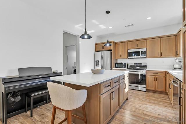 130 Scenic Dr, El Cajon CA: https://media.crmls.org/mediaz/c7aaf7aa-a7ed-4bae-8404-f0d39b7e779e.jpg