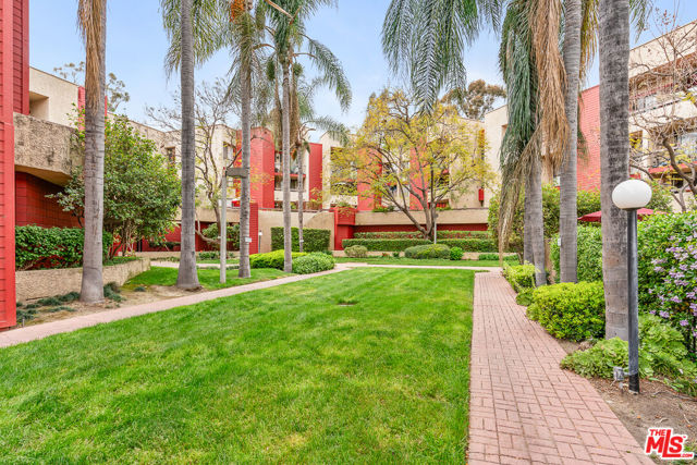 3961 Via Marisol, Los Angeles CA: https://media.crmls.org/mediaz/c7abb302-0f89-4757-8dae-6b16c4e529eb.jpg