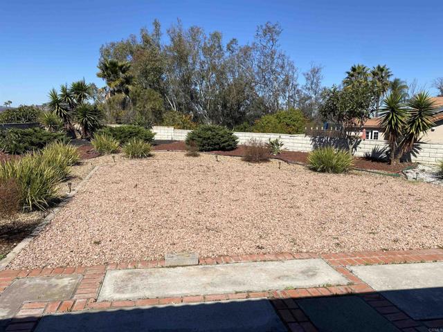 Detail Gallery Image 14 of 21 For 11668 Corte Morita, San Diego,  CA 92128 - 3 Beds | 2 Baths