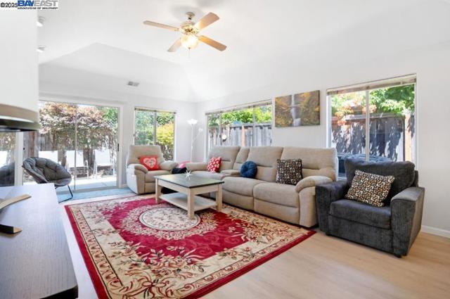 16935 Sugar Pine Dr, Morgan Hill CA: https://media.crmls.org/mediaz/c7abf738-22ac-437b-8372-89cba125c783.jpg