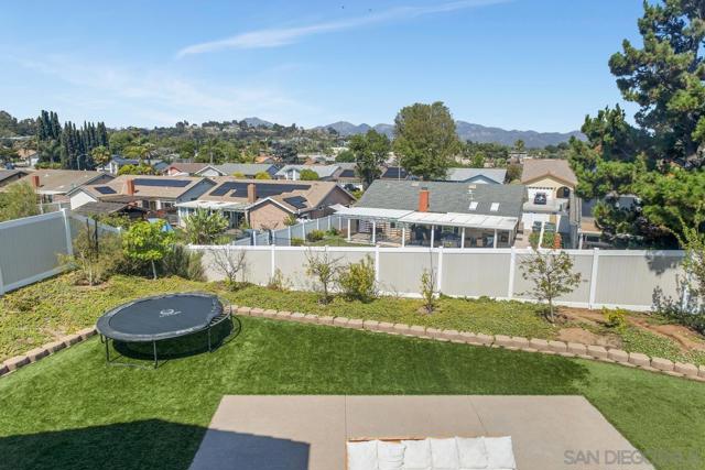 12410 Aria Ct, Poway CA: https://media.crmls.org/mediaz/c7ac7380-74af-463a-a382-e825db088bdf.jpg