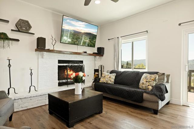 1141 Grass Valley Road, Lake Arrowhead CA: https://media.crmls.org/mediaz/c7ac74d8-3ea8-40c2-8c2b-ac040534413c.jpg