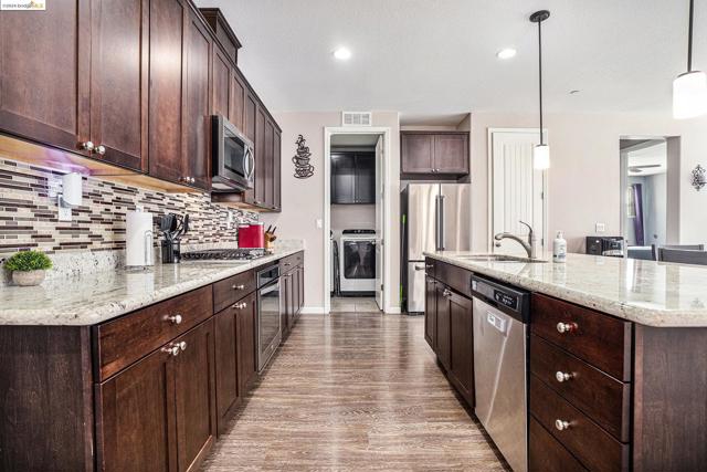 Image 8 of 24 For 3152 Jordan Way