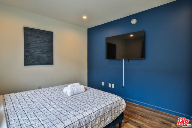 1540 N Bronson Avenue, Los Angeles CA: https://media.crmls.org/mediaz/c7ac8c19-1795-46eb-a0eb-6937a98532ba.jpg