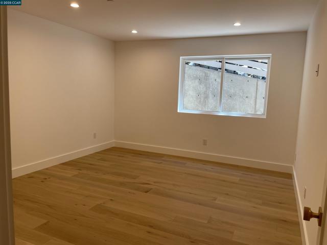 3742 Mt. Diablo Blvd #1B, Lafayette CA: https://media.crmls.org/mediaz/c7ad36bb-2b4e-46d9-808a-43f882d8f58c.jpg