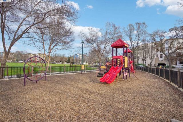3240 Maguire Way, Dublin CA: https://media.crmls.org/mediaz/c7ad6e2a-c99a-489e-8d49-fb1ffeef8e62.jpg