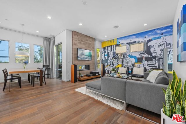 3623 1/2 S Centinela Avenue, Los Angeles CA: https://media.crmls.org/mediaz/c7ae720c-38e3-4495-9a3c-cf73ddfe16af.jpg