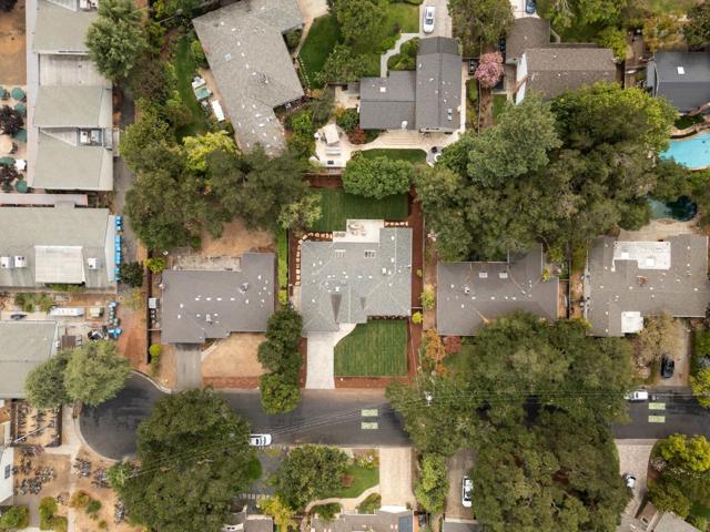1098 Muir Way, Los Altos CA: https://media.crmls.org/mediaz/c7aea786-f7b7-4956-8ddc-e859cb2ba14f.jpg