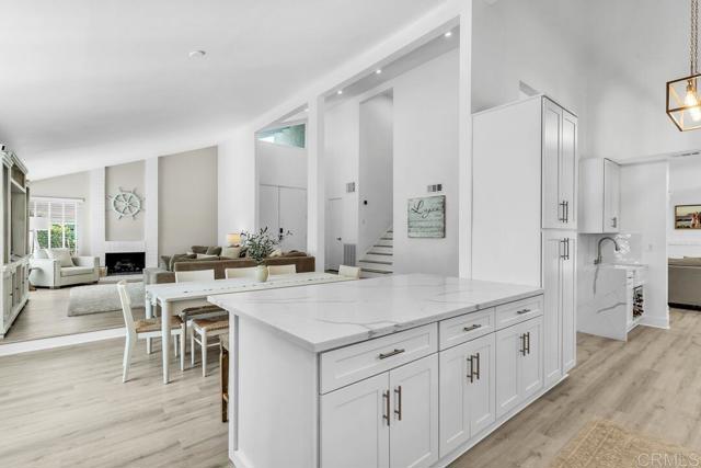 Detail Gallery Image 11 of 42 For 754 Rocking Horse Rd, Vista,  CA 92081 - 4 Beds | 3 Baths